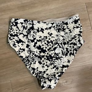 🍋Lululemon Clear Waters High Rise Medium Bottom